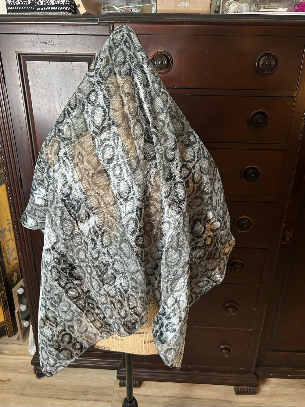 Elegant Gray & Black Patterned Women's Scarf - Lightweight Wrap